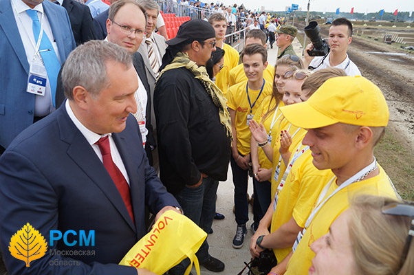Волонтеры из «Российского Союза Молодежи» встретились с Дмитрием Рогозиным 